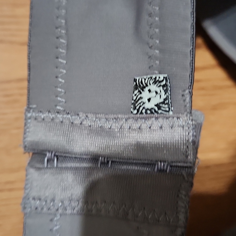 Bras - Picture 5 of 12